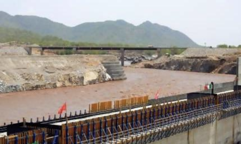 Ethiopia brings in Chinese firms to complete Nile dam